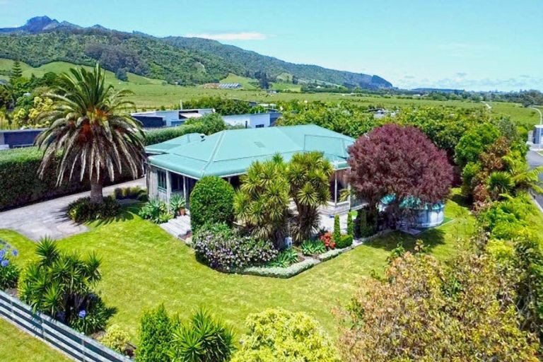 Photo of property in 128 Wairau Road, Oakura, 4314