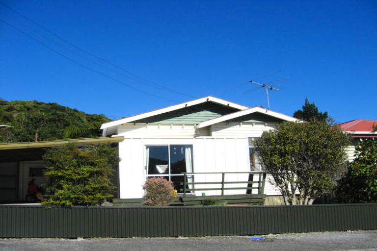 Photo of property in 6 Rochfort Street, Greymouth, 7805