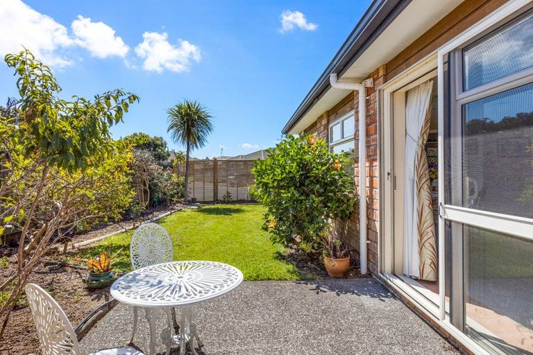 Photo of property in 11 Francis Skinner Place, Orewa, 0931