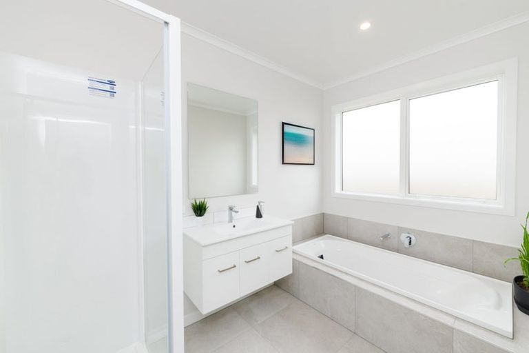 Photo of property in 61 Atlantic Drive, Fitzherbert, Palmerston North, 4410