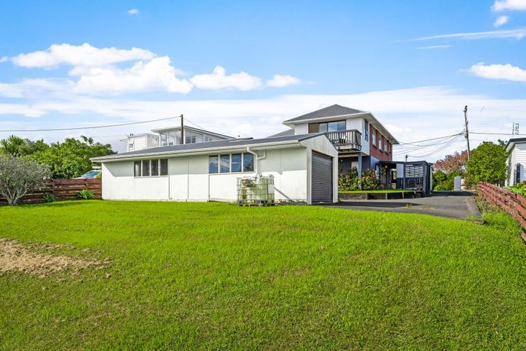 Photo of property in 1006 Whangaparaoa Road, Tindalls Beach, Whangaparaoa, 0930