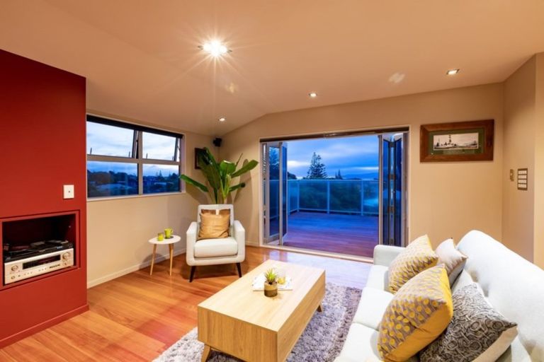Photo of property in 15 Jane Street, Waikanae Beach, Waikanae, 5036