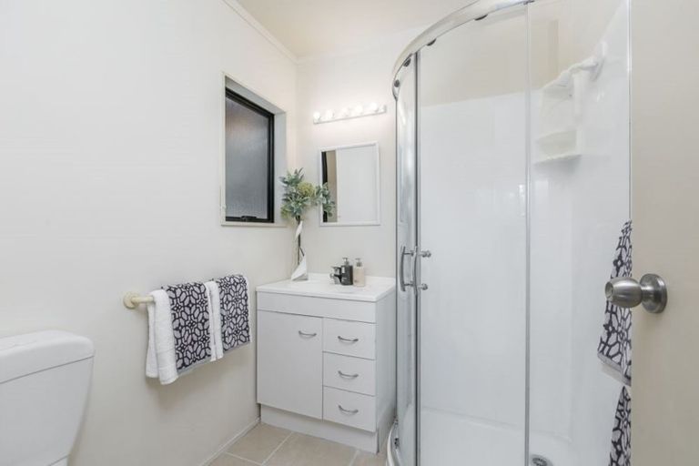 Photo of property in 2/9 Eastwood Rise, Browns Bay, Auckland, 0630