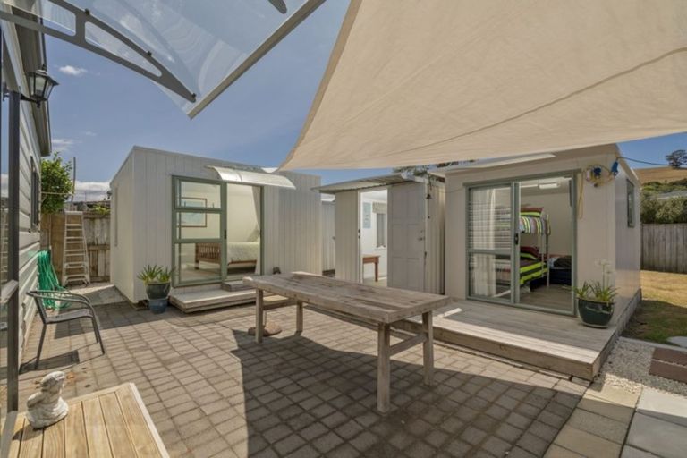 Photo of property in 11 Dotterel Place, Whitianga, 3510