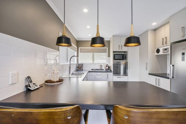 Photo of property in 3 Aztec Place, Conifer Grove, Takanini, 2112