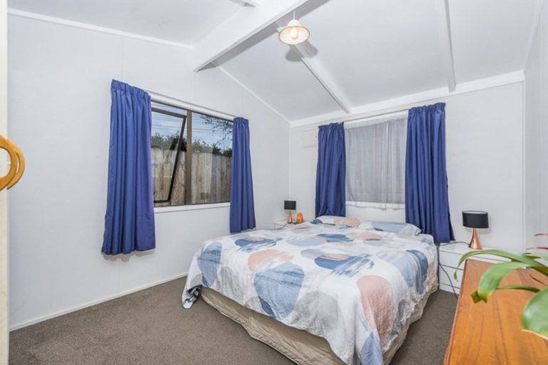 Photo of property in 526a Swanson Road, Ranui, Auckland, 0612