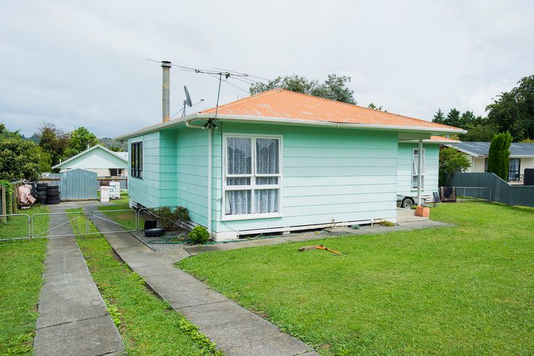 Photo of property in 4 Peter Buck Street, Outer Kaiti, Gisborne, 4010