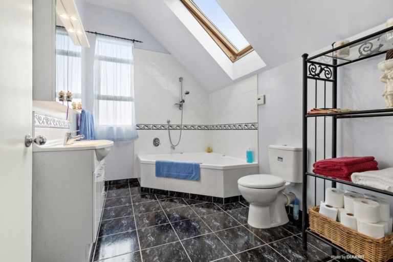 Photo of property in 6 Rua Street, Lyall Bay, Wellington, 6022