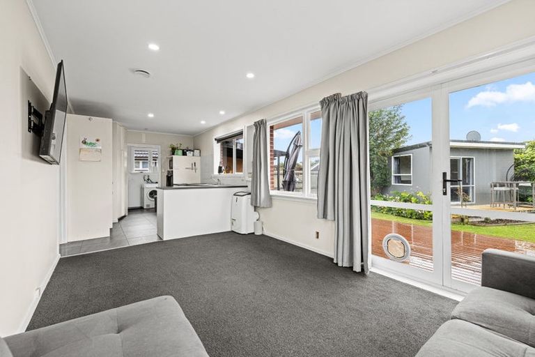 Photo of property in 12 Newport Street, Avondale, Christchurch, 8061
