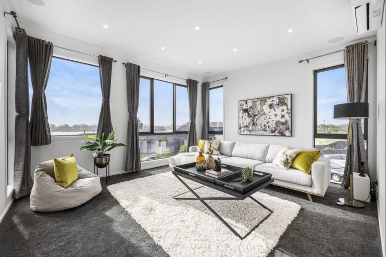 Photo of property in 32 Tahuna Minhinnick Drive, Glenbrook, Waiuku, 2681