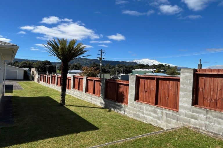 Photo of property in 16 Moore Street, Ohakune, 4625