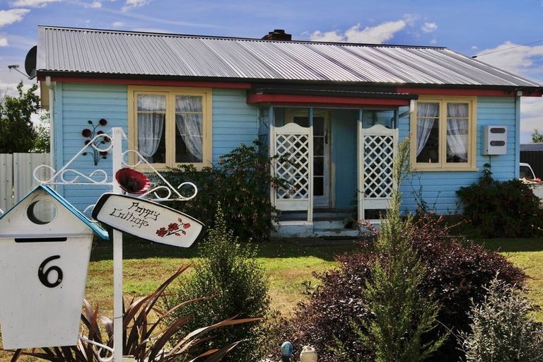 Photo of property in 6 Mary Street, Waimate, 7924