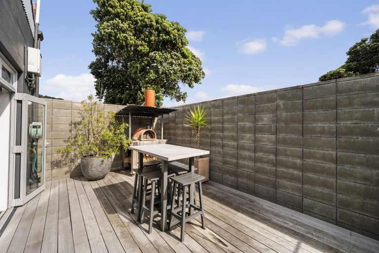 Photo of property in 115 Coutts Street, Kilbirnie, Wellington, 6022