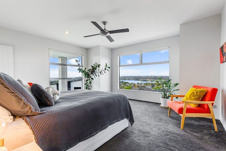 Photo of property in 32 Manhattan Rise, Orewa, 0931