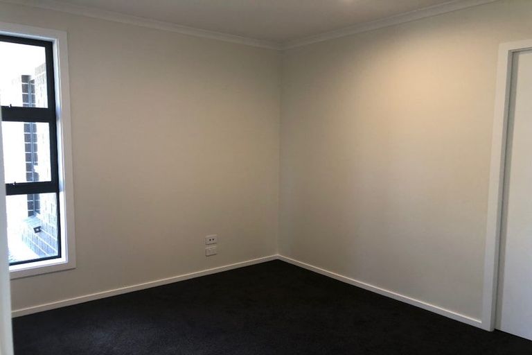Photo of property in 8 Tapuhikura Street, Waikanae, 5036