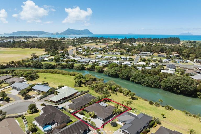 Photo of property in 11 Waitaha Place, Ruakaka, 0116