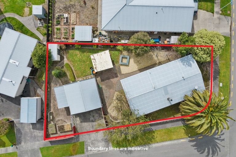 Photo of property in 2 Newton Place, Westbrook, Palmerston North, 4412