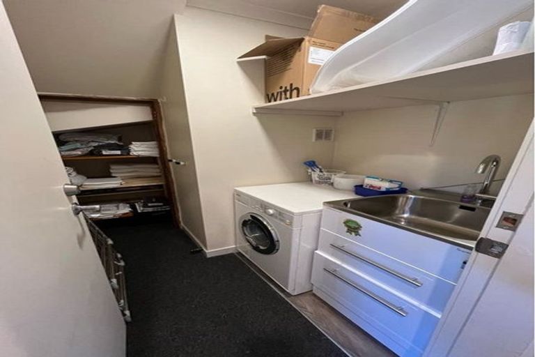 Photo of property in 27 View Road, Houghton Bay, Wellington, 6023