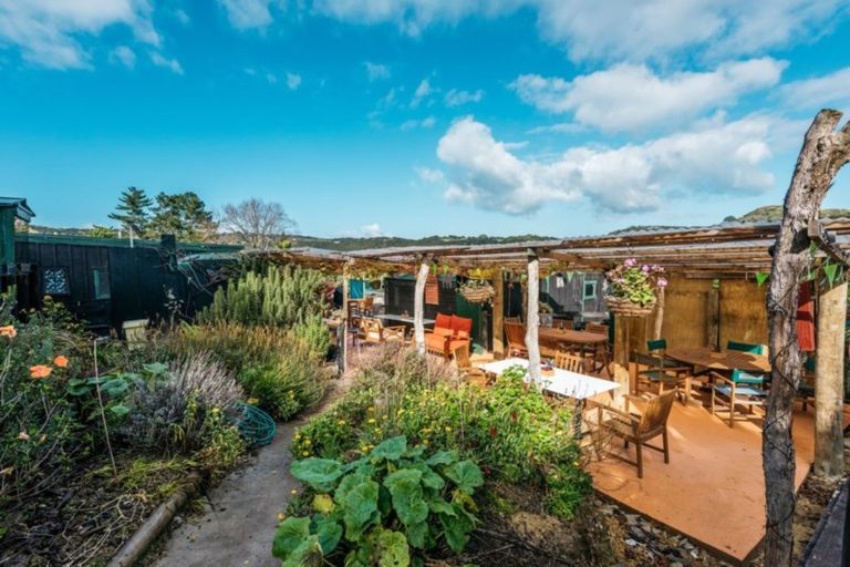 Photo of property in 64 Onetangi Road, Waiheke Island, 1971