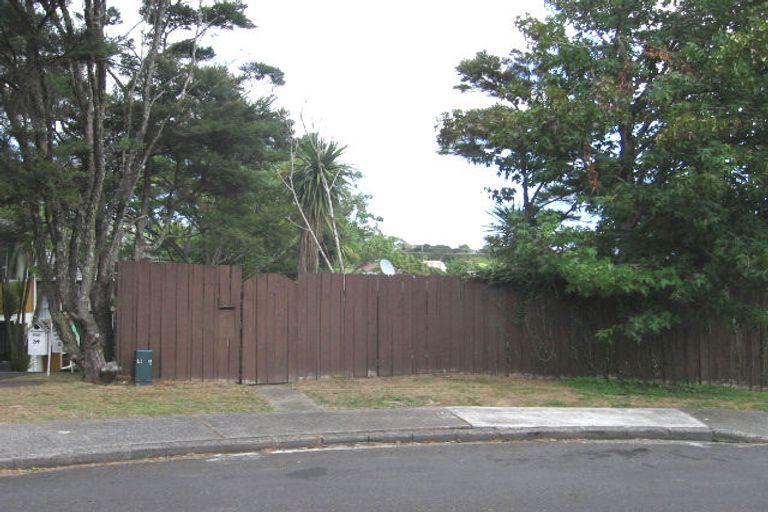 Photo of property in 36 Morriggia Place, Bayview, Auckland, 0629