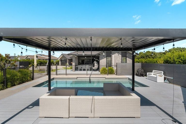 Photo of property in 15 Mike Smith Drive, Cambridge, 3434