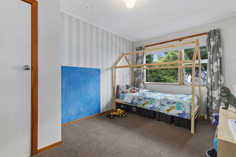 Photo of property in 2 Bremridge Place, Melville, Hamilton, 3206