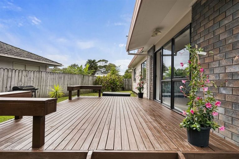 Photo of property in 1/12 Aurea Avenue, Pakuranga, Auckland, 2010