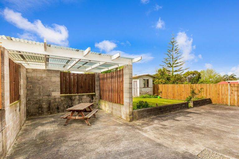 Photo of property in 46 Woodford Avenue, Henderson, Auckland, 0610