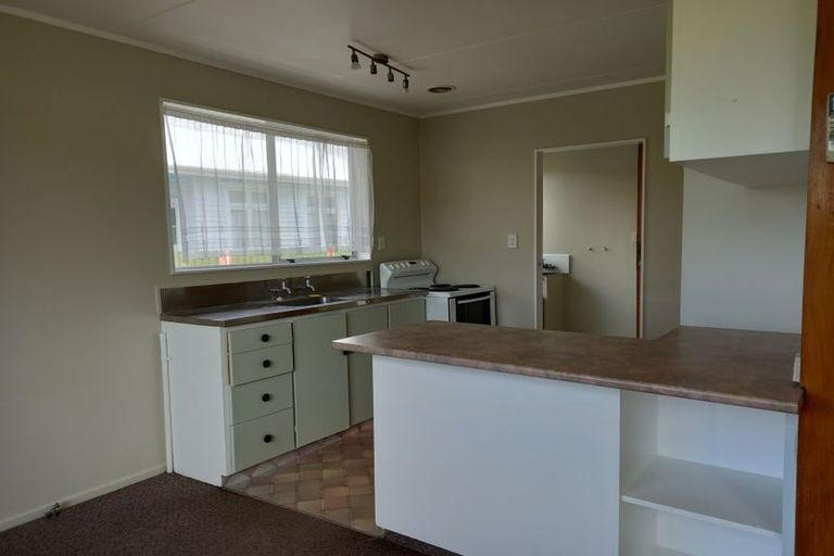 Photo of property in 5 Ngarue Place, Waitara, 4320