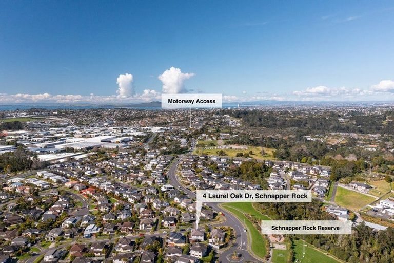 Photo of property in 4 Laurel Oak Drive, Schnapper Rock, Auckland, 0632