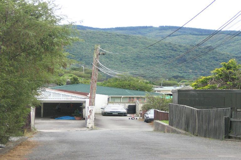 Photo of property in 25a Hillside Drive, Maoribank, Upper Hutt, 5018