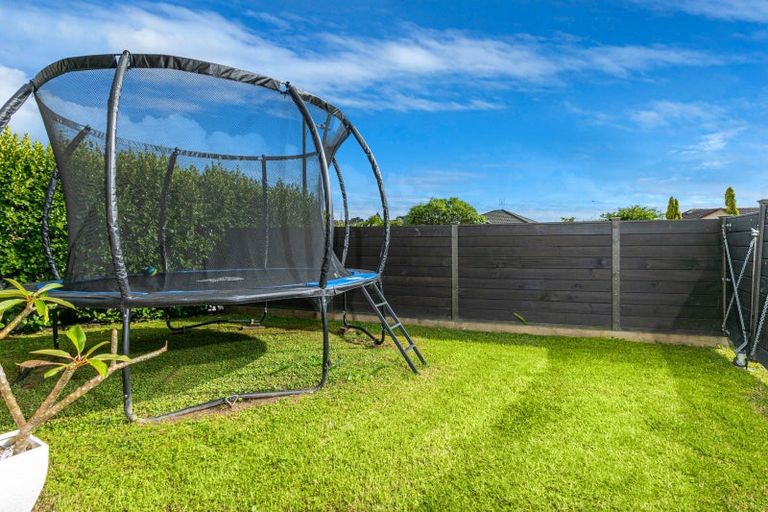 Photo of property in 7 Thomas Hamer Place, Greenhithe, Auckland, 0632