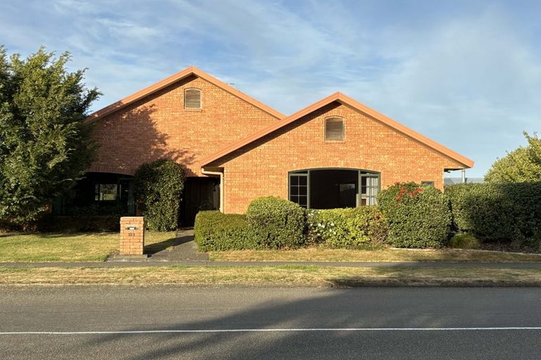 Photo of property in 151 Schnell Drive, Kelvin Grove, Palmerston North, 4414