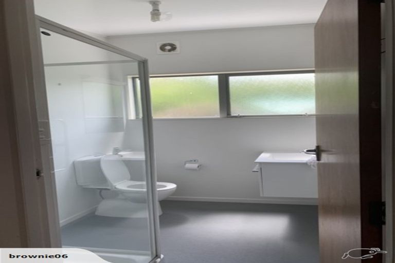 Photo of property in 8/21 Collins Avenue, Tawa, Wellington, 5028