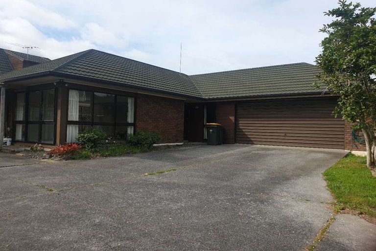 Photo of property in 2/60 Orangewood Drive, Northpark, Auckland, 2013