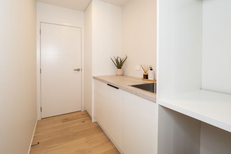 Photo of property in 203 Lake Hood Drive, Huntingdon, Ashburton, 7774