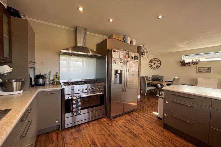 Photo of property in 4 Barque Crescent, Whitby, Porirua, 5024