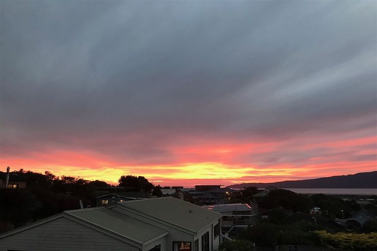 Photo of property in 13 Pine Ridge Terrace, Waikanae Beach, Waikanae, 5036