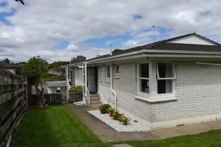Photo of property in 2/12 Meadway, Sunnyhills, Auckland, 2010
