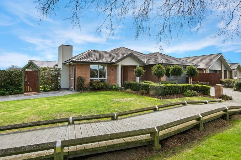 Photo of property in 2 Benjamin Mountfort Close, Hillmorton, Christchurch, 8024