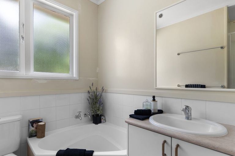 Photo of property in 24 Braid Road, St Andrews, Hamilton, 3200