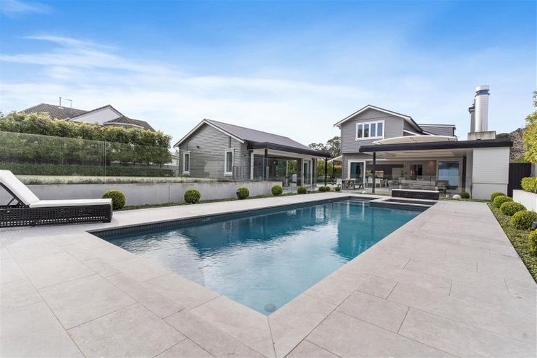 Photo of property in 12 Clifton Road, Hauraki, Auckland, 0622