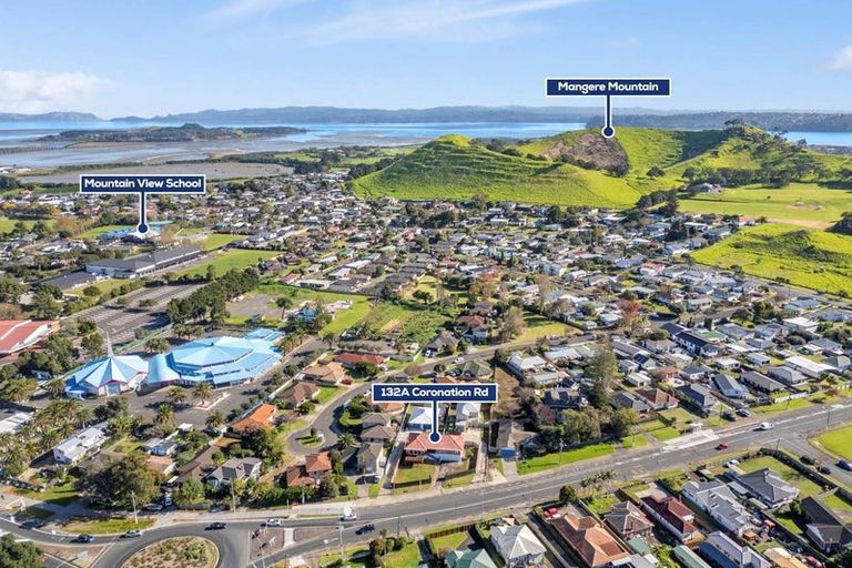 Photo of property in 132a Coronation Road, Mangere Bridge, Auckland, 2022