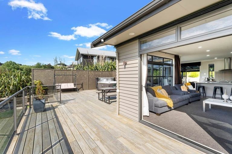 Photo of property in 14 Regis Lane, Flat Bush, Auckland, 2019