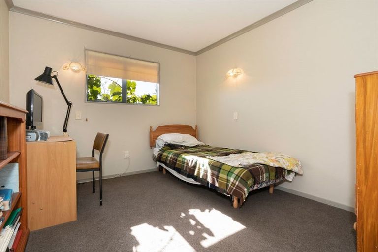 Photo of property in 3 Avenue North Road, Levin, 5510