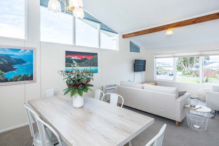 Photo of property in 2 Cranwell Street, Churton Park, Wellington, 6037