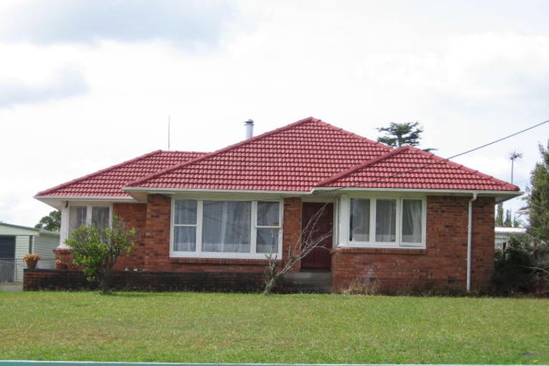 Photo of property in 19 Vera Road, Te Atatu South, Auckland, 0610
