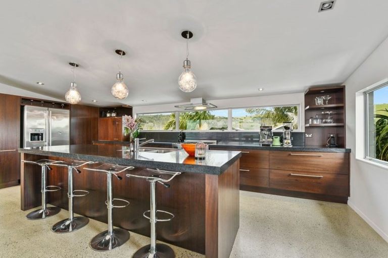 Photo of property in 32 Taumata Road, Omaha, 0986