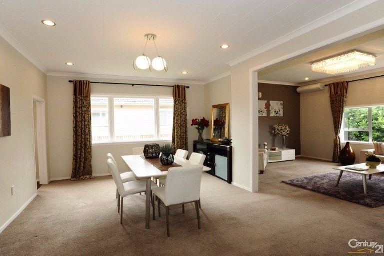 Photo of property in 7 Whites Line West, Woburn, Lower Hutt, 5010