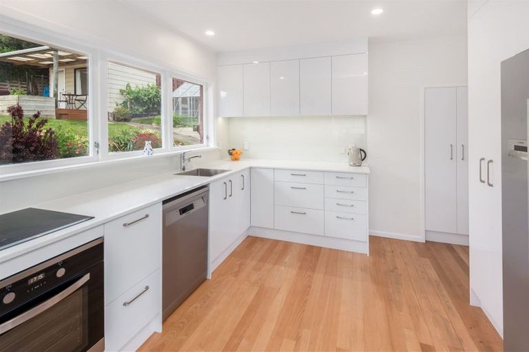 Photo of property in 14 Addis Place, Shelly Park, Auckland, 2014